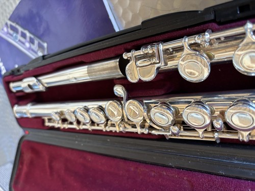 Yamaha flute 211s11 with book - 211s11,