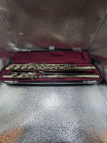 Yamaha flute with case - flute,