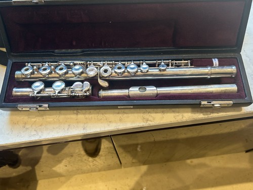 Yamaha 371 flute with - , solid