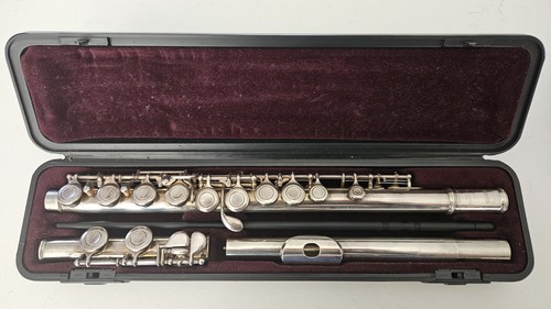Yamaha 211 flute with original - 211,